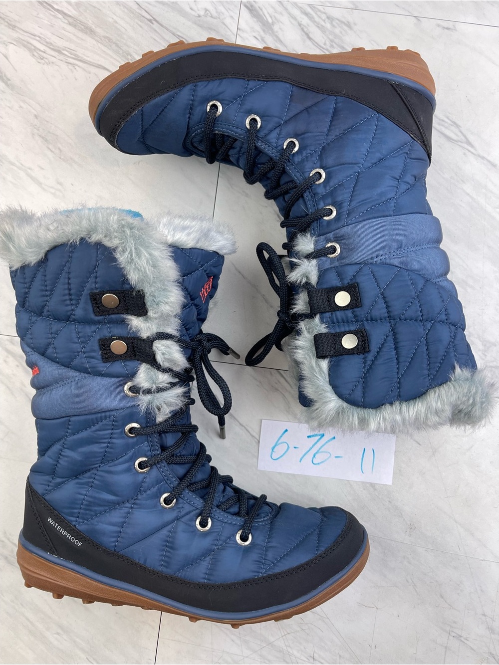 Columbia women’s 6 blue waterproof quilted puffer 9” insulated winter rain boots